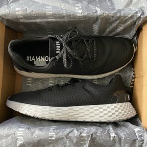 NOBULL rip stop runners black and grey